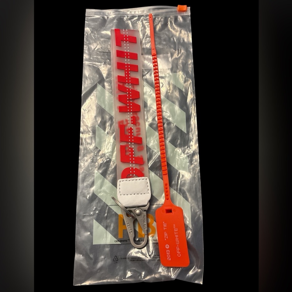 Off white keychain